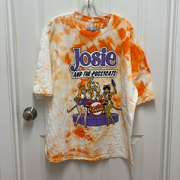 NEW JOSIE & THE PUSSYCATS 90’S GRAPHIC TIE DYE OVERSIZED BAND TEE -‎ Large - Picture 1 of 6